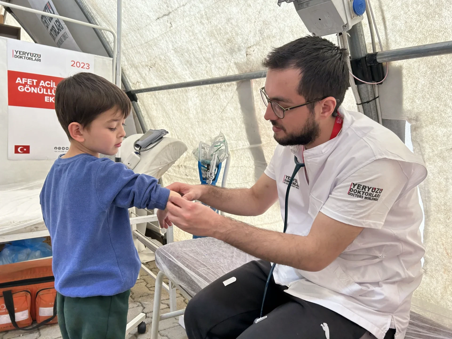 Deprem Bölgesinde Çalışmalarımızı Sürdürüyoruz