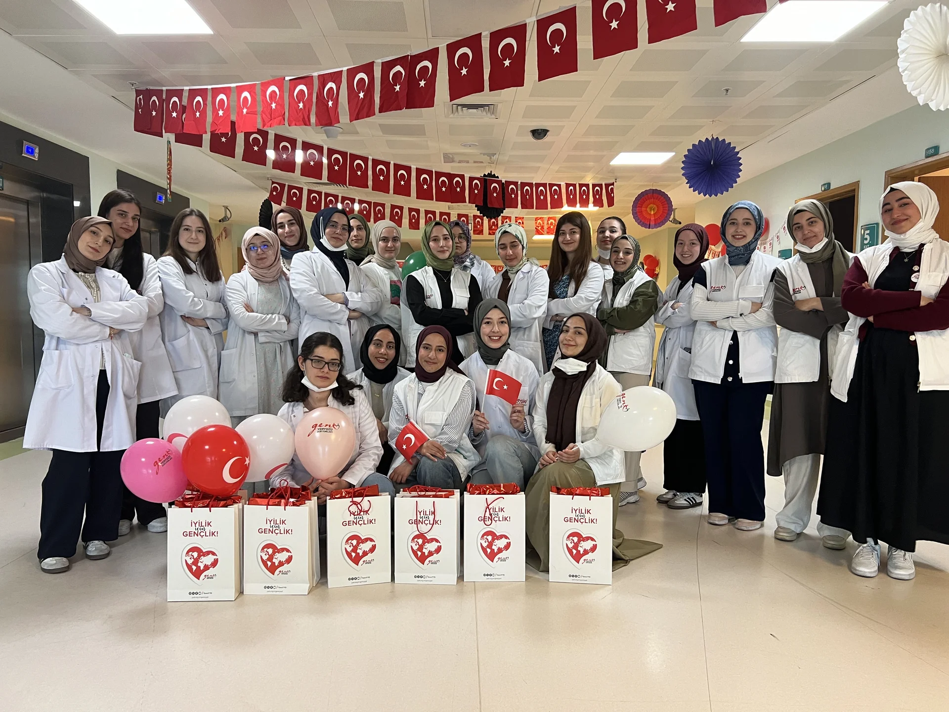 Genç Yeryüzü Doktorları Çalışmalarıyla Örnek Oluyor